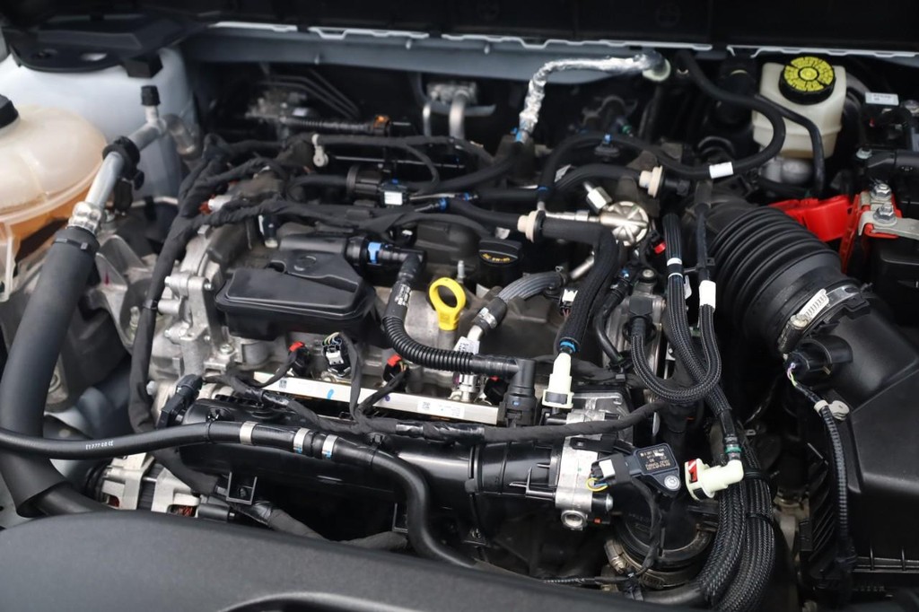 Ford Escape Vehicle Full-screen Gallery Image 25