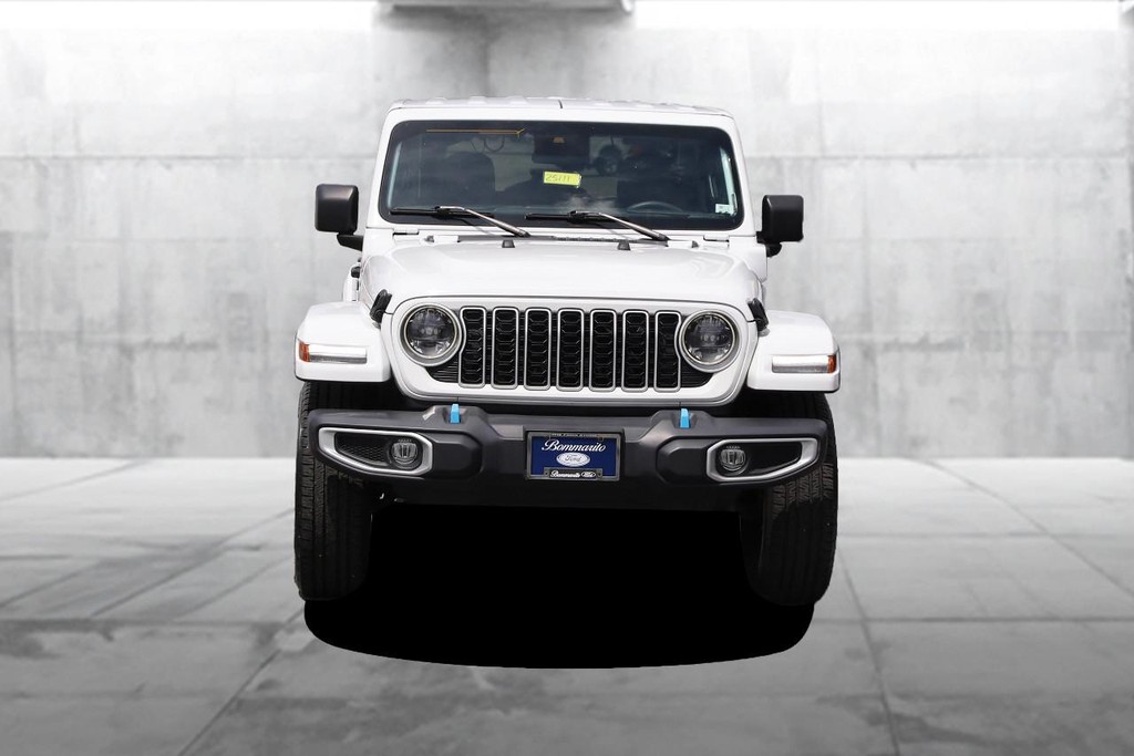 Jeep Wrangler 4xe Vehicle Full-screen Gallery Image 4