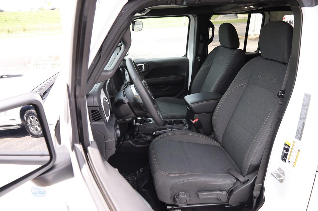 Jeep Wrangler 4xe Vehicle Full-screen Gallery Image 8
