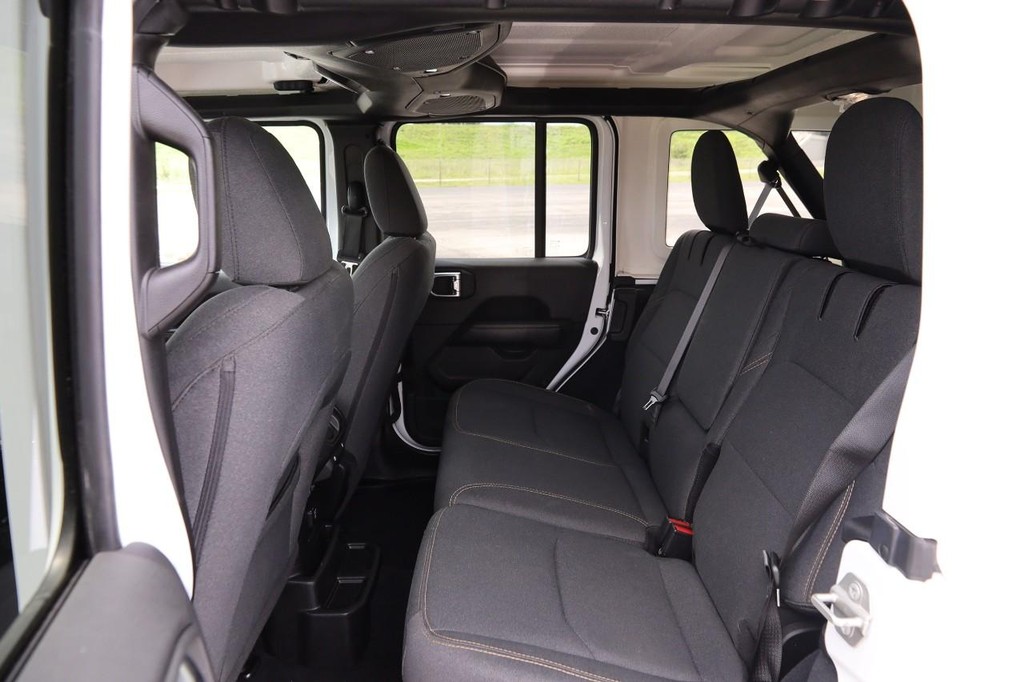 Jeep Wrangler 4xe Vehicle Full-screen Gallery Image 9