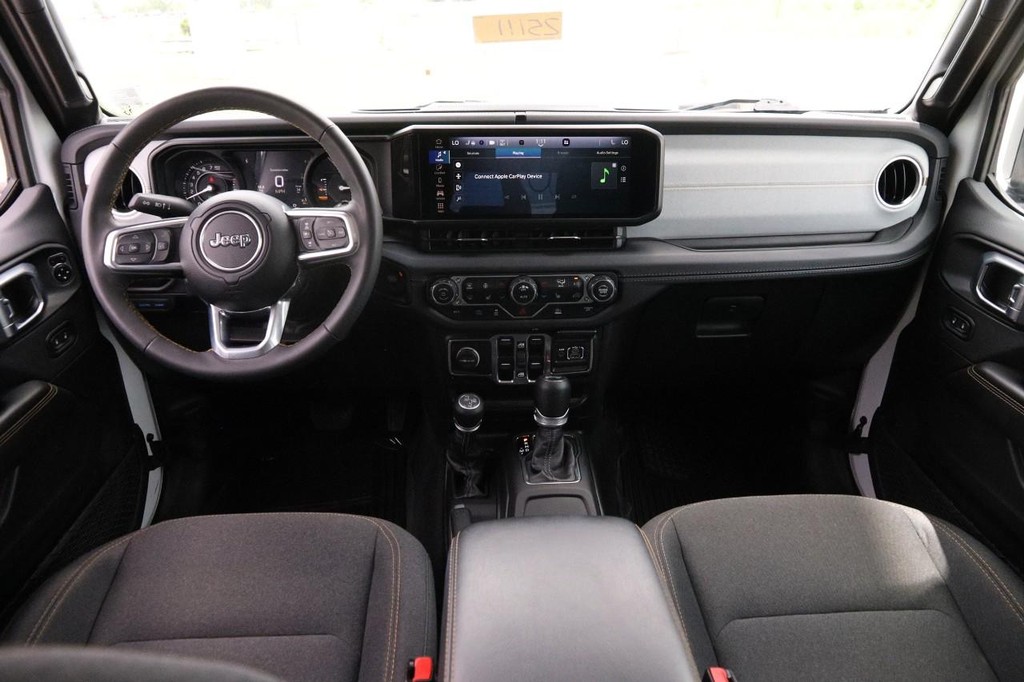 Jeep Wrangler 4xe Vehicle Full-screen Gallery Image 22
