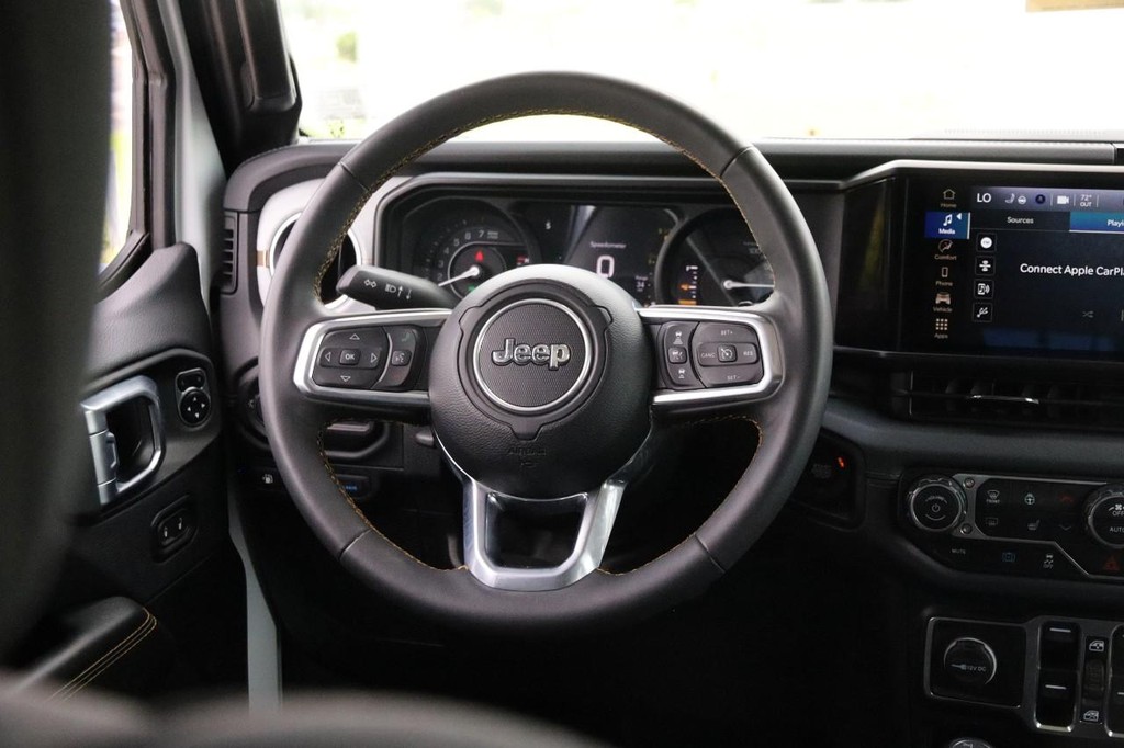 Jeep Wrangler 4xe Vehicle Full-screen Gallery Image 24