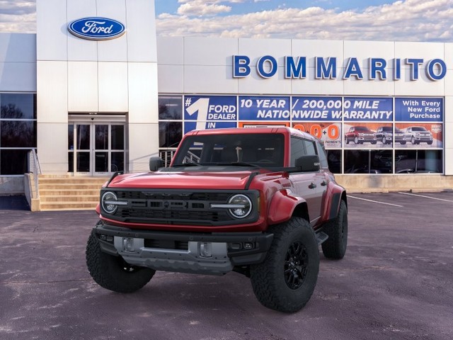 Ford Bronco Vehicle Full-screen Gallery Image 2