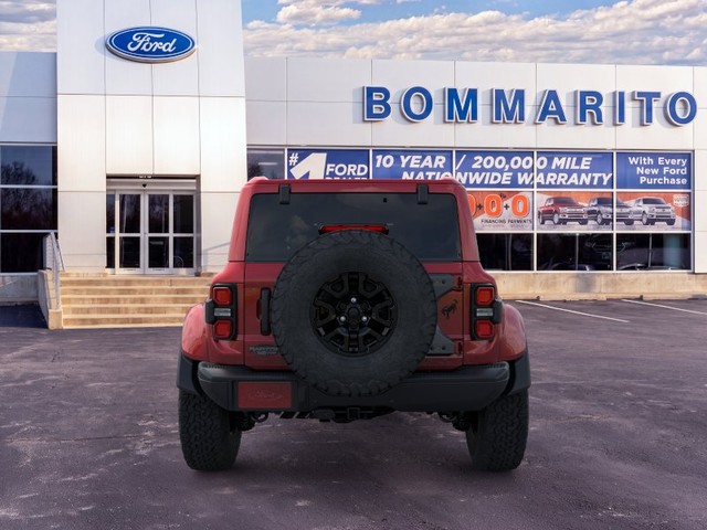 Ford Bronco Vehicle Full-screen Gallery Image 5