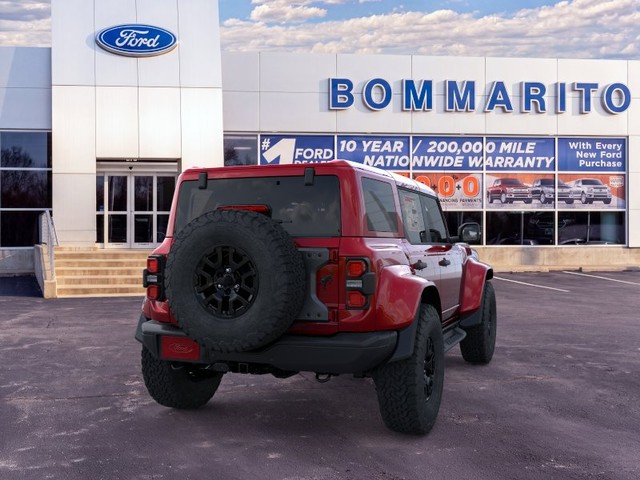 Ford Bronco Vehicle Full-screen Gallery Image 8