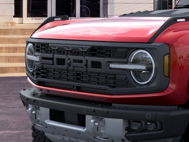 Ford Bronco Vehicle Full-screen Gallery Image 19