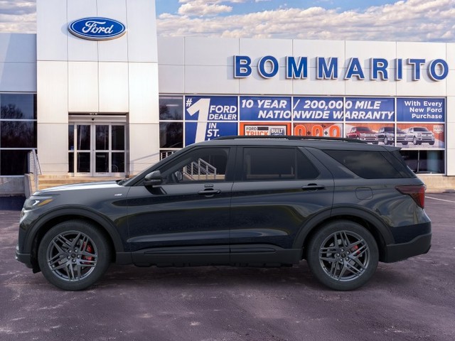 Ford Explorer Vehicle Full-screen Gallery Image 3