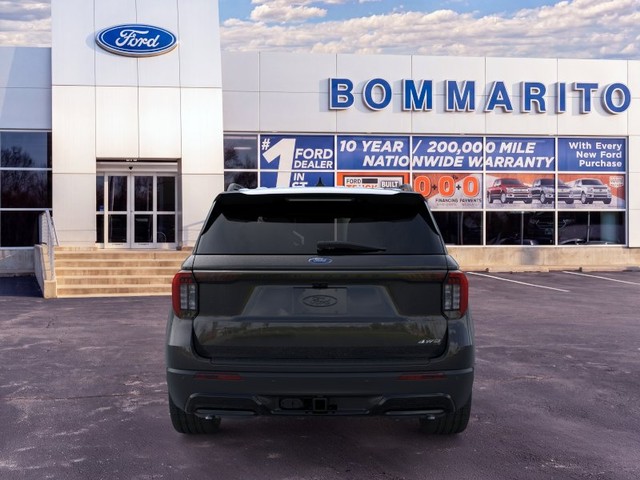 Ford Explorer Vehicle Full-screen Gallery Image 5