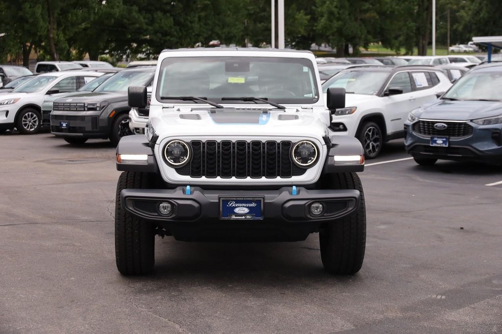 Jeep Wrangler 4xe Vehicle Image 04