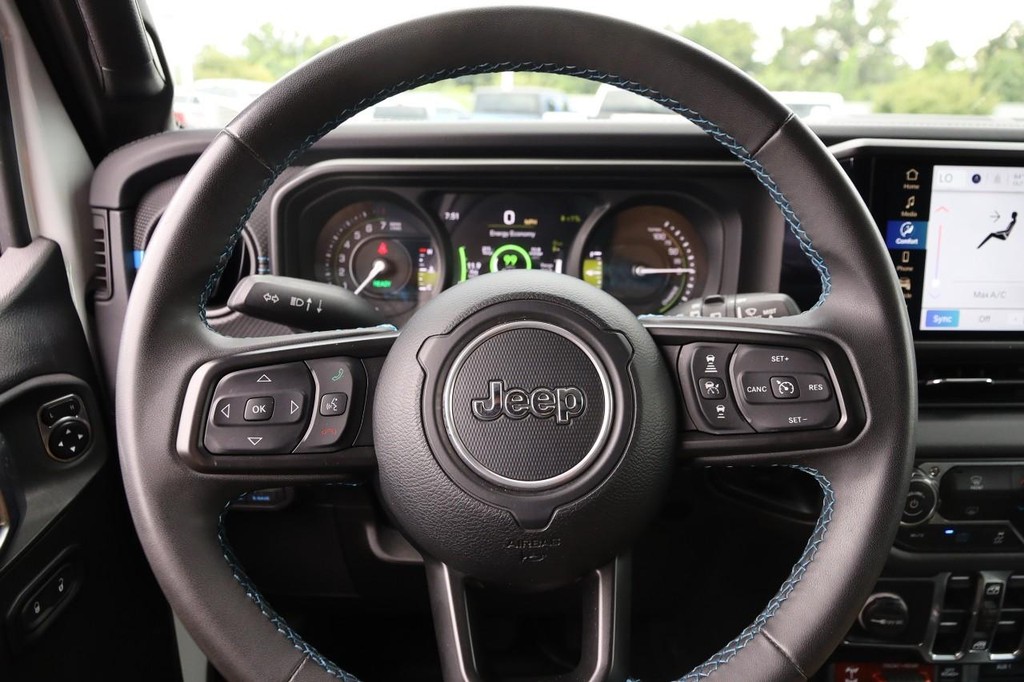 Jeep Wrangler 4xe Vehicle Image 10