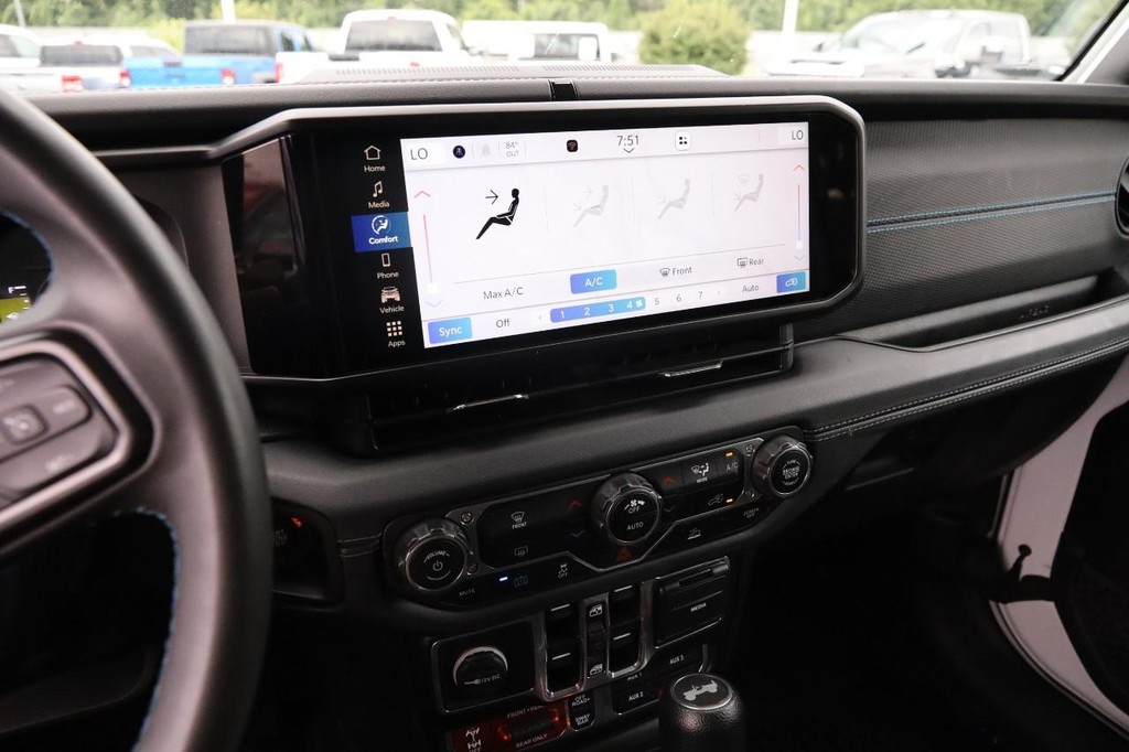 Jeep Wrangler 4xe Vehicle Image 15