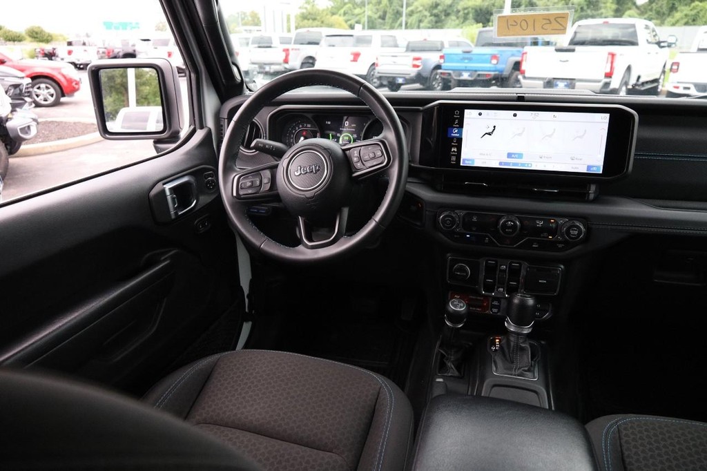 Jeep Wrangler 4xe Vehicle Image 25