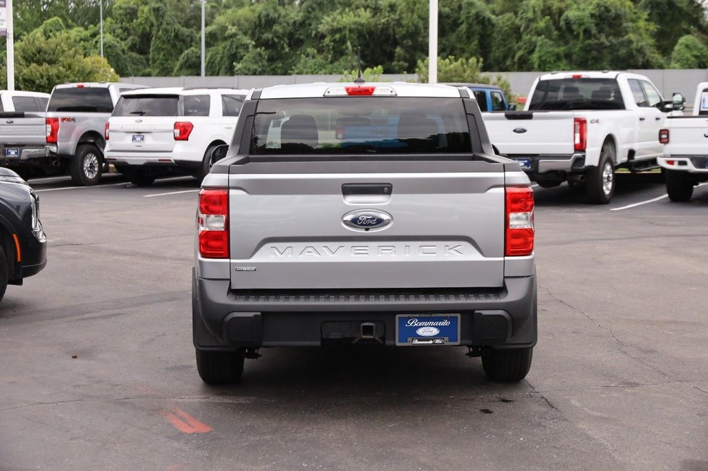 Ford Maverick Vehicle Image 06
