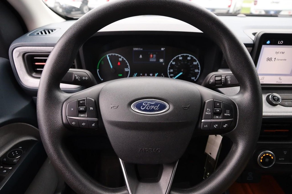 Ford Maverick Vehicle Image 10