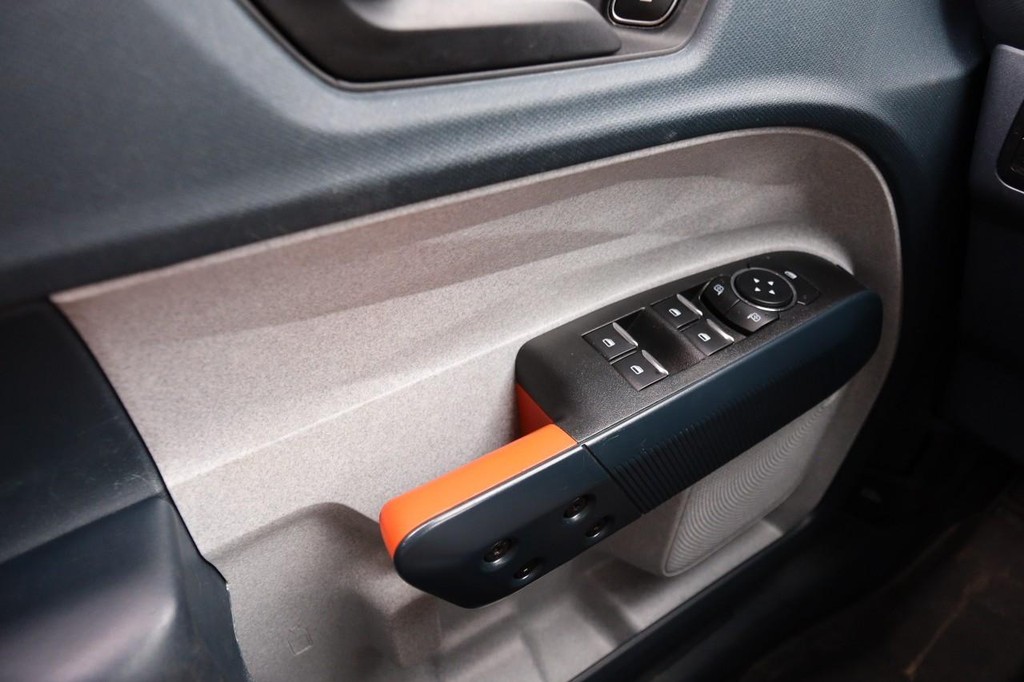 Ford Maverick Vehicle Image 22