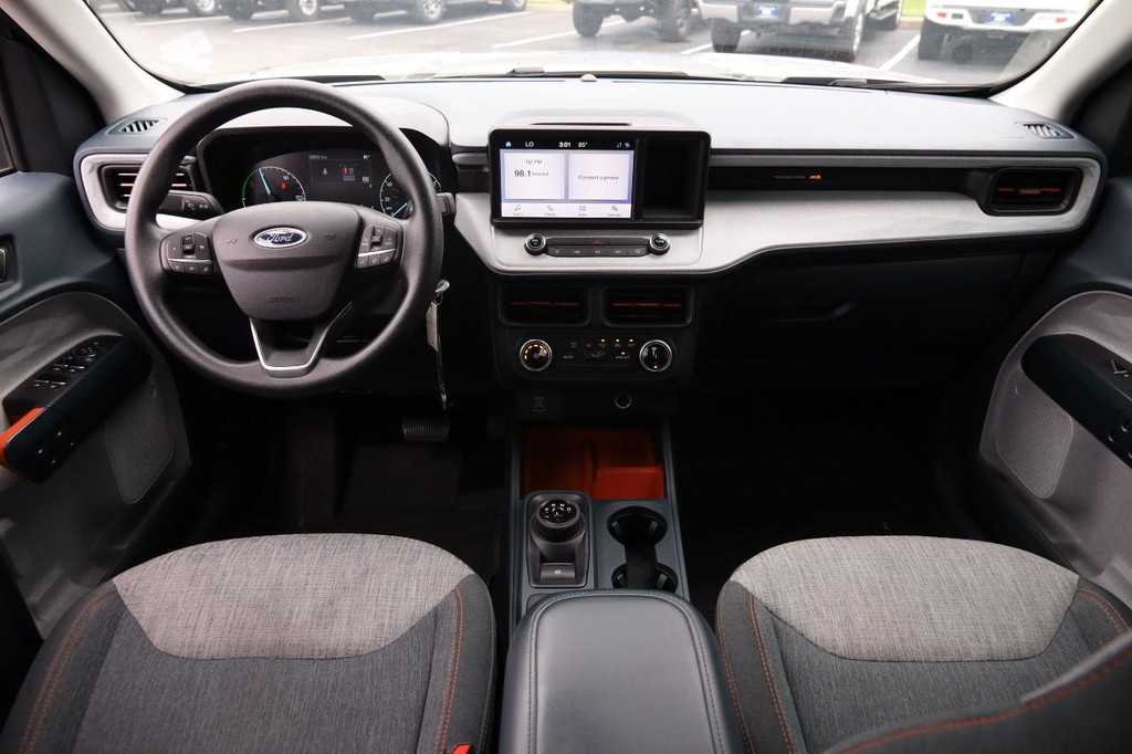 Ford Maverick Vehicle Image 23