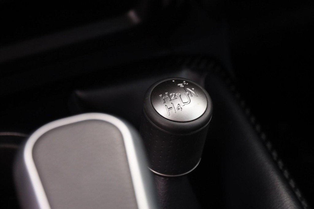 Toyota 4Runner Vehicle Full-screen Gallery Image 19
