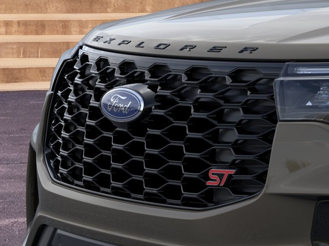 Ford Explorer Vehicle Image 17