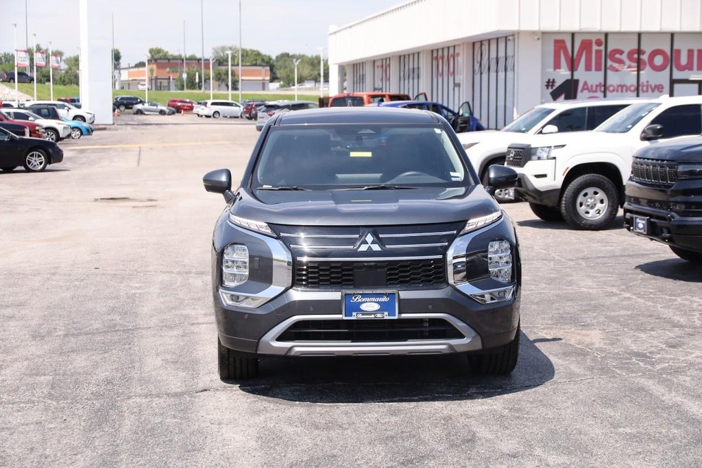 Mitsubishi Outlander Vehicle Image 04