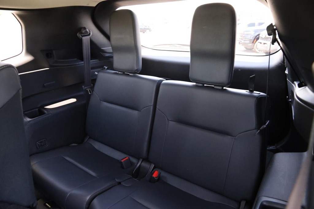 Mitsubishi Outlander Vehicle Image 11
