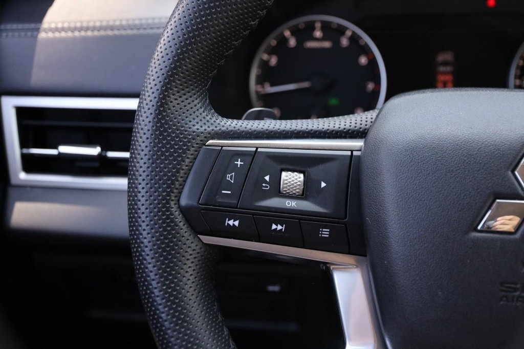Mitsubishi Outlander Vehicle Image 13