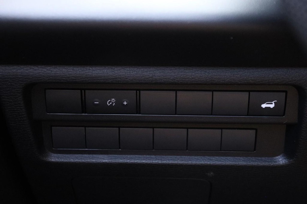 Mitsubishi Outlander Vehicle Image 23