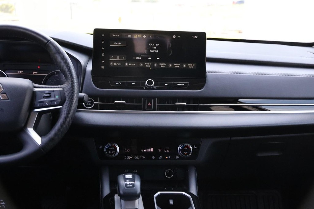 Mitsubishi Outlander Vehicle Image 27