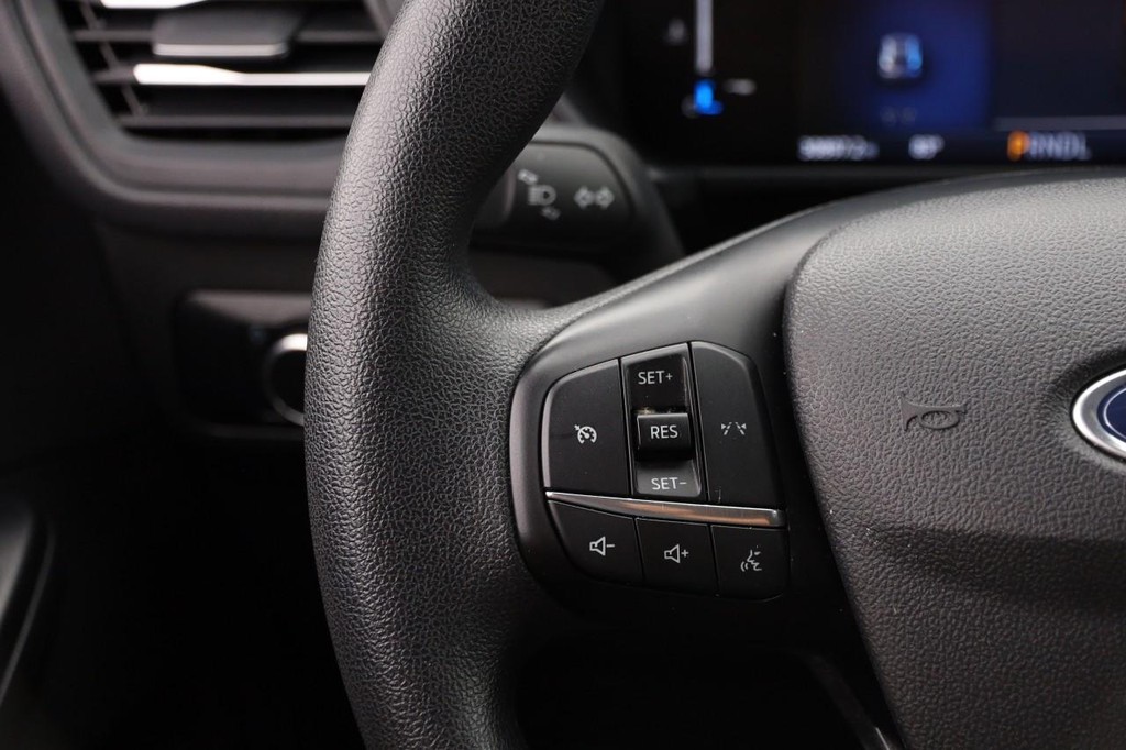 Ford Escape Vehicle Full-screen Gallery Image 11