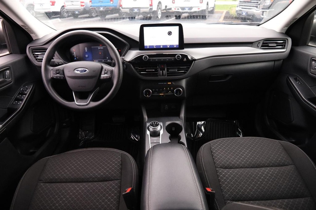 Ford Escape Vehicle Full-screen Gallery Image 23