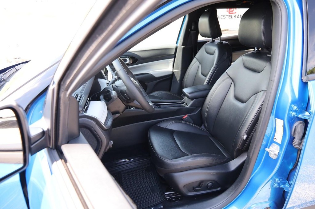 Jeep Compass Vehicle Full-screen Gallery Image 8