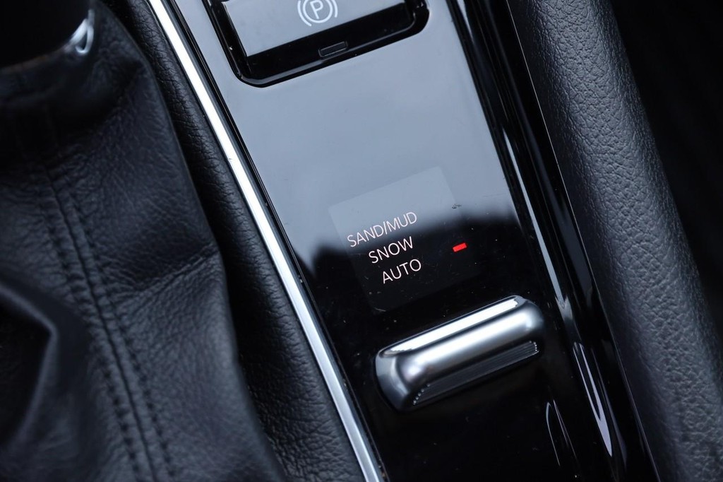 Jeep Compass Vehicle Full-screen Gallery Image 20