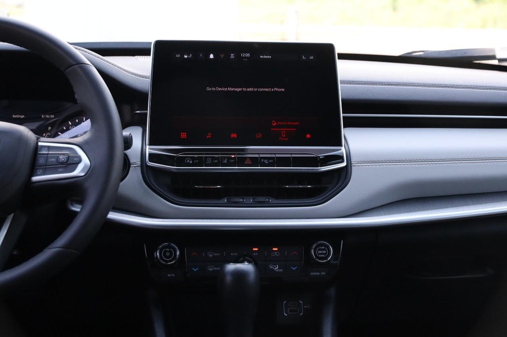 Jeep Compass Vehicle Full-screen Gallery Image 25