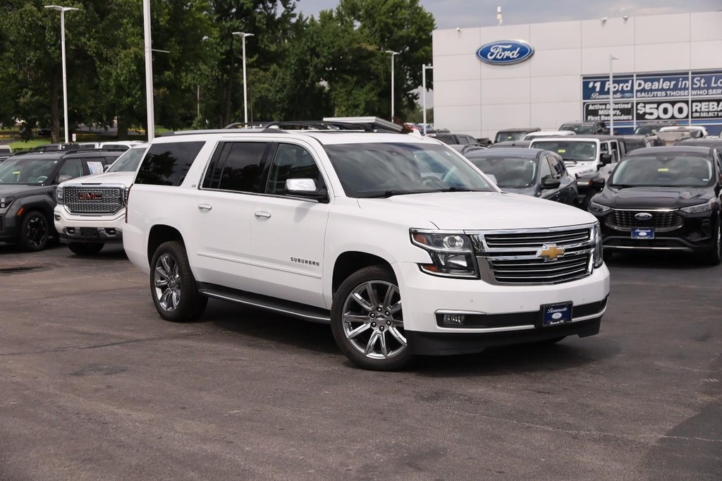 Chevrolet Suburban Vehicle Full-screen Gallery Image 2