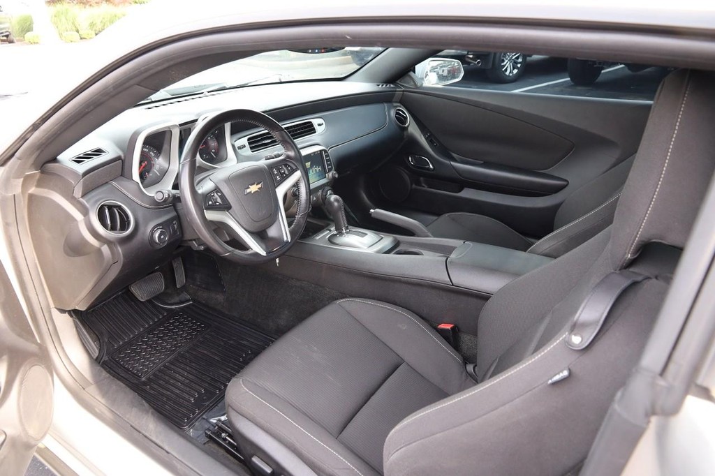 Chevrolet Camaro Vehicle Image 20