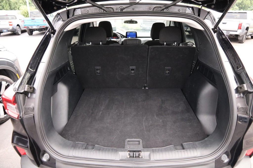 Ford Escape Vehicle Full-screen Gallery Image 7