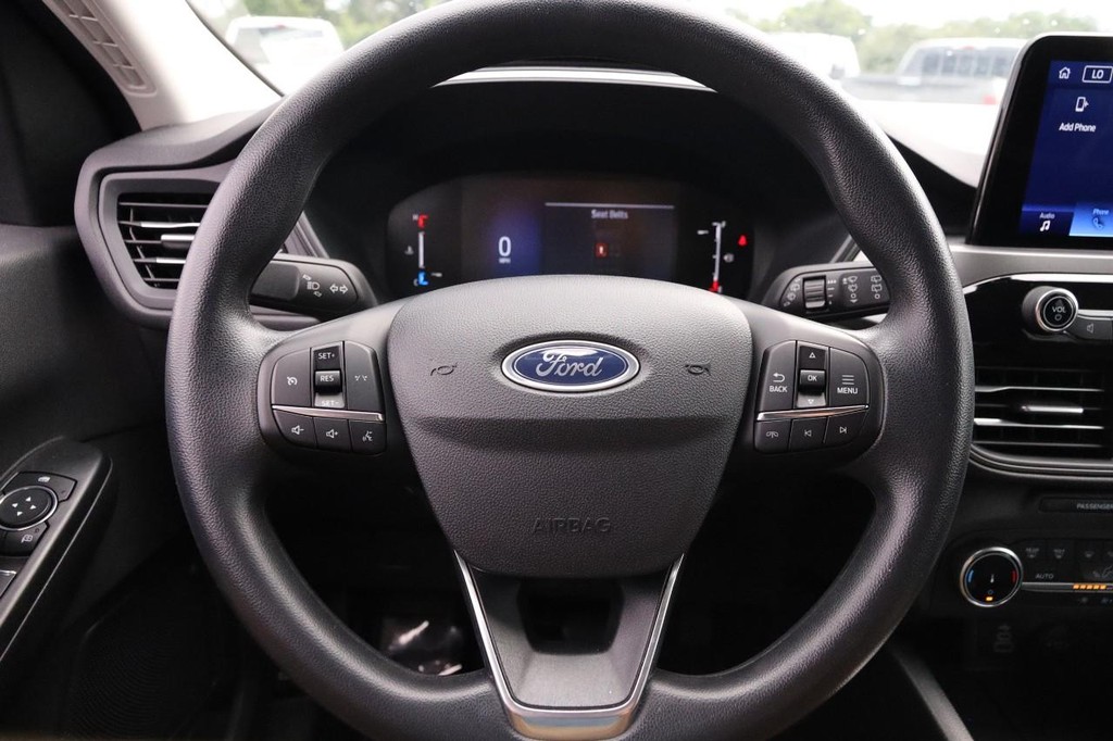 Ford Escape Vehicle Full-screen Gallery Image 10