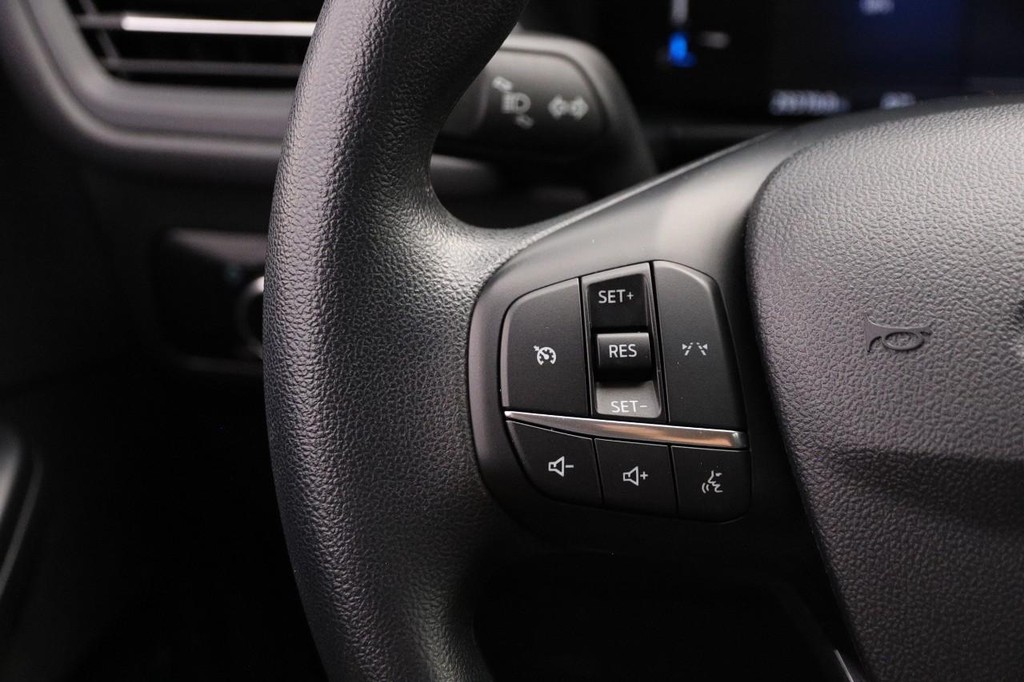 Ford Escape Vehicle Full-screen Gallery Image 11