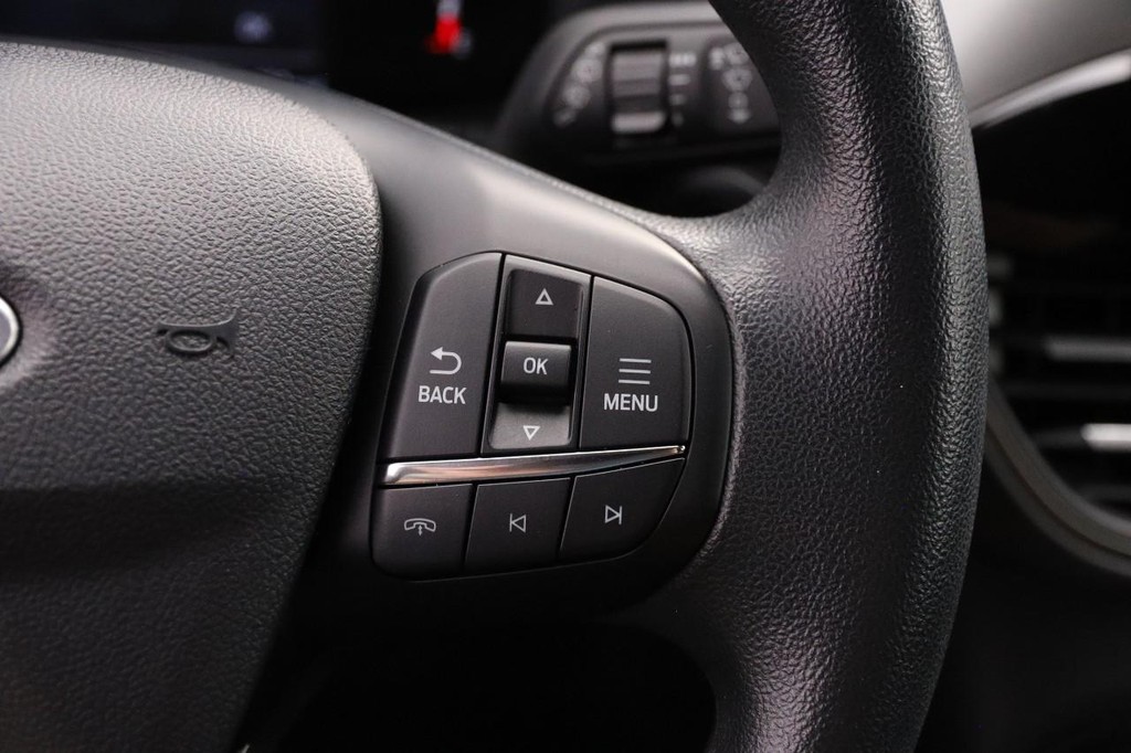Ford Escape Vehicle Full-screen Gallery Image 12