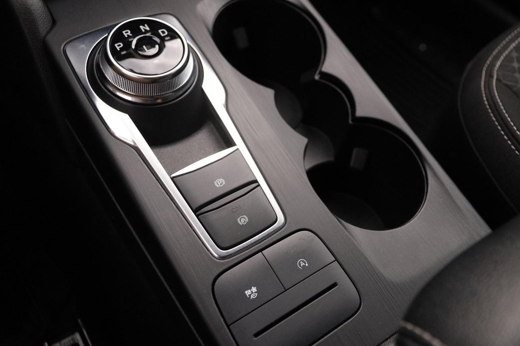 Ford Escape Vehicle Full-screen Gallery Image 19