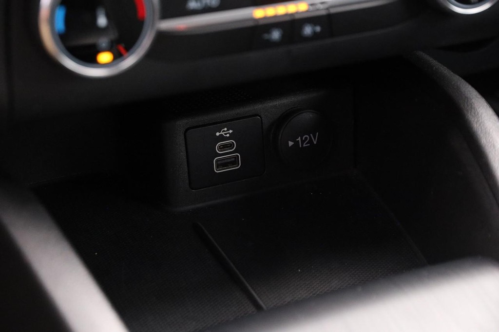 Ford Escape Vehicle Full-screen Gallery Image 20