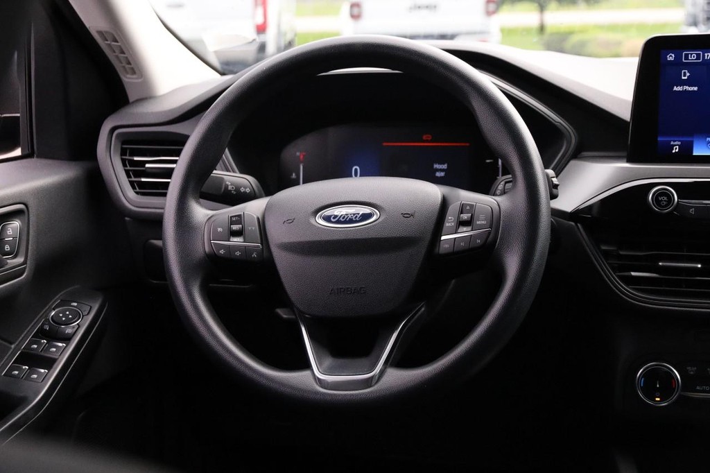 Ford Escape Vehicle Full-screen Gallery Image 25