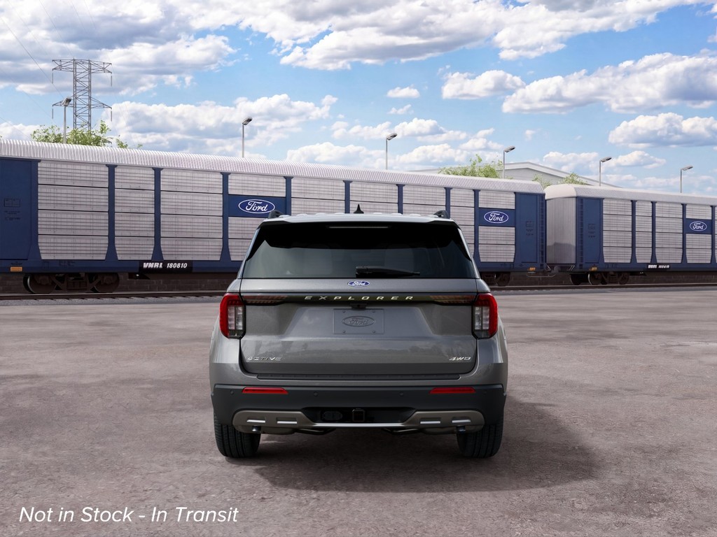 Ford Explorer Vehicle Image 07