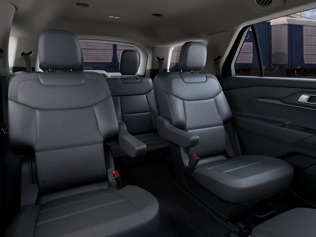 Ford Explorer Vehicle Image 11