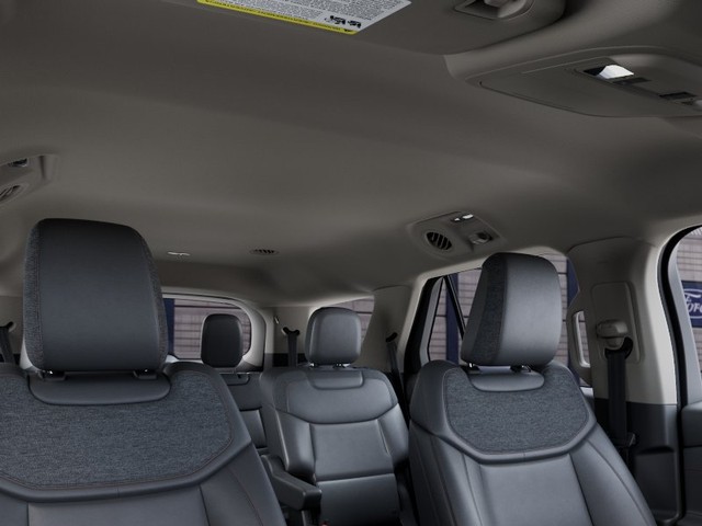 Ford Explorer Vehicle Image 22