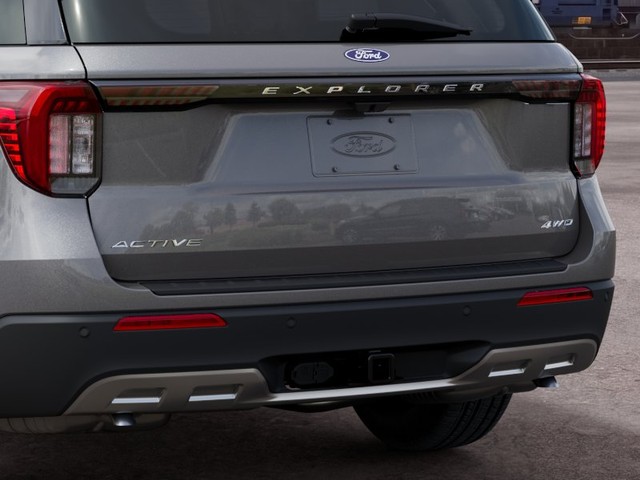 Ford Explorer Vehicle Image 23