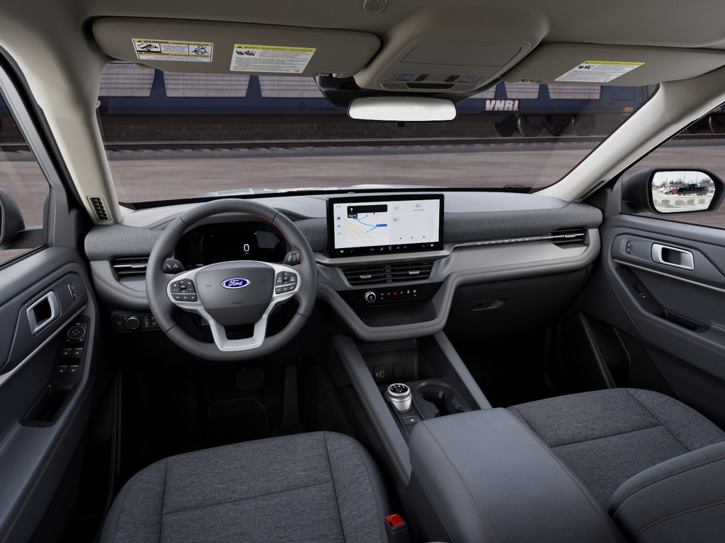 Ford Explorer Vehicle Image 09