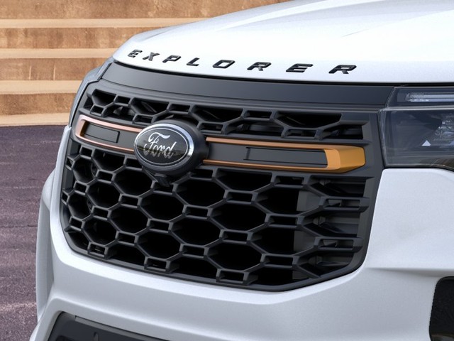 Ford Explorer Vehicle Image 17