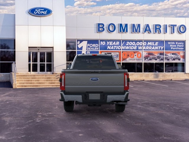 Ford Super Duty F-350 SRW Vehicle Image 05