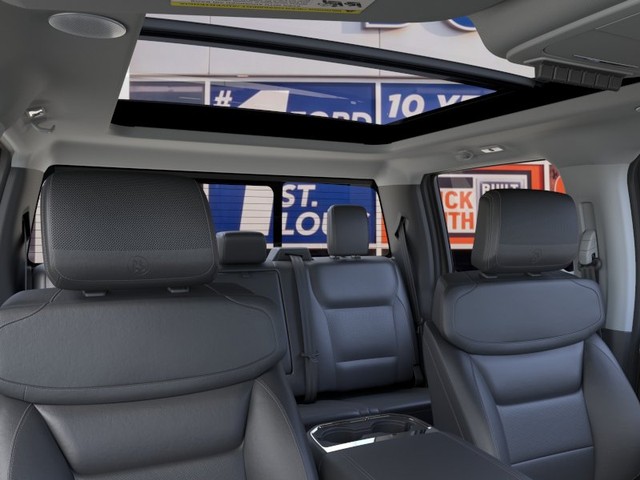 Ford Super Duty F-350 SRW Vehicle Image 22