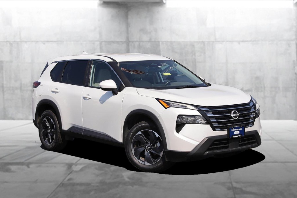Nissan Rogue Vehicle Image 02